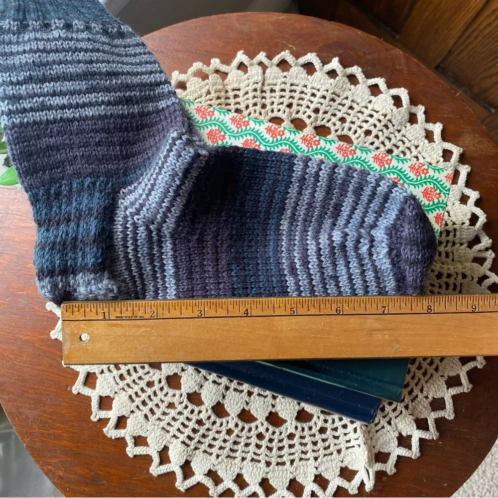 Hand Knit Striped Knit Ankle Socks - Black and Gray Woman Size 7-10 NEW